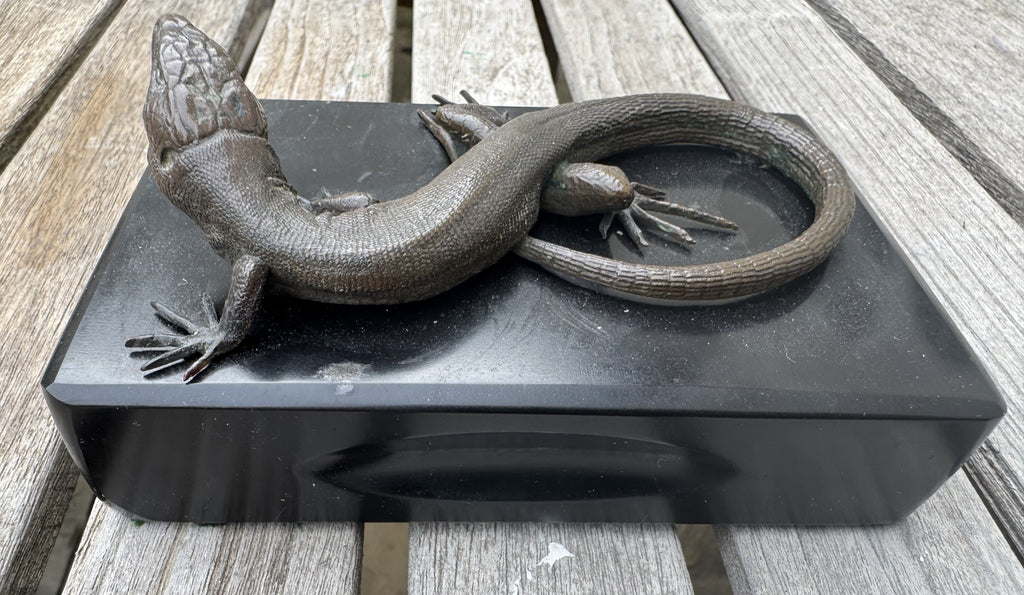 Grand tour Bronze Lizard Desk piece